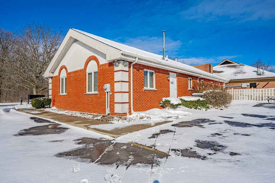 822 Davison Rd, Lockport, NY for lease - Building Photo - Image 3 of 48