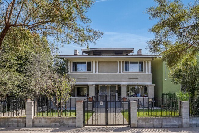 Plus de détails pour 2822 S La Salle Ave, Los Angeles, CA - Multi-résidentiel à vendre