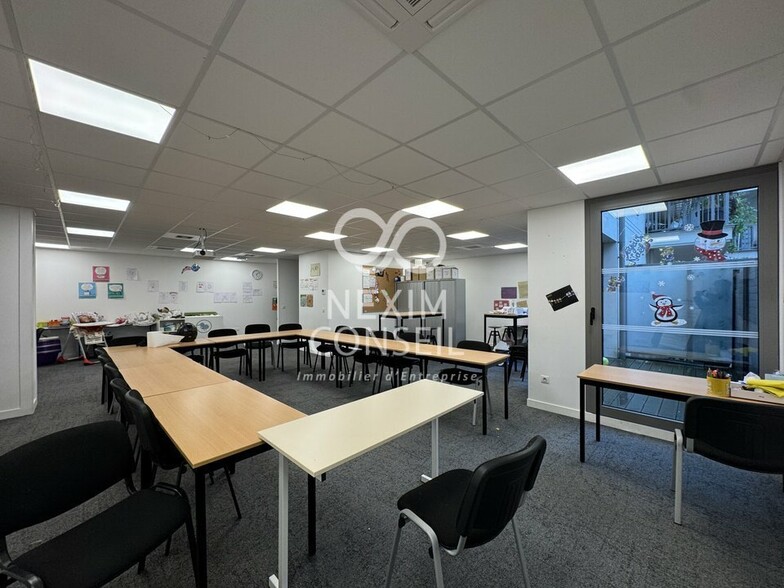 Office in Clichy for lease - Building Photo - Image 3 of 7