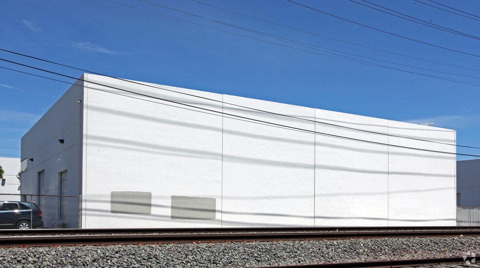 1345 S Lewis St, Anaheim, CA for sale - Building Photo - Image 3 of 20