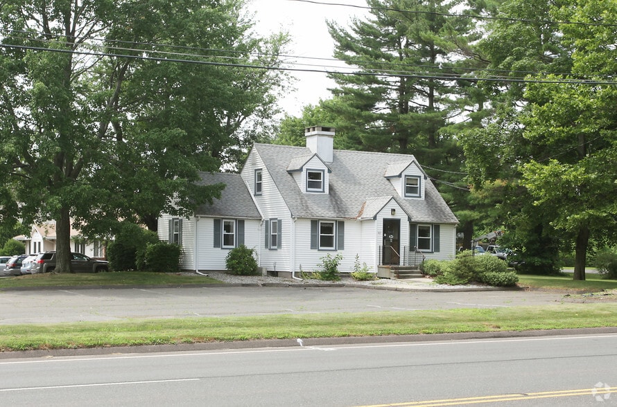 497 Buckland Rd, South Windsor, CT à vendre - Photo du bâtiment - Image 2 de 3