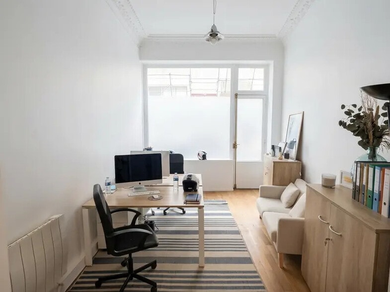 Office in Paris for lease - Interior Photo - Image 2 of 8