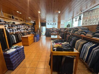 Plus de détails pour Multi-résidentiel à vendre