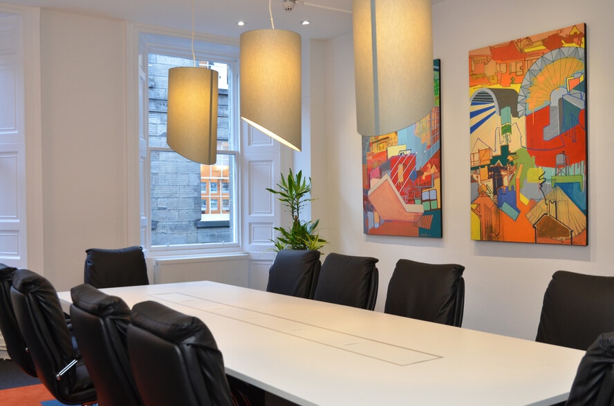 22 Young St, Edinburgh for lease - Interior Photo - Image 3 of 8