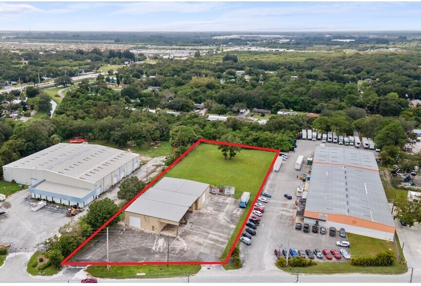 315 Angle Rd, Fort Pierce, FL à louer - Photo du bâtiment - Image 2 de 2