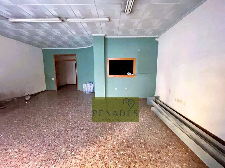 Commerce de détail dans Ontinyent, Valencia à louer - Photo du bâtiment - Image 3 de 25