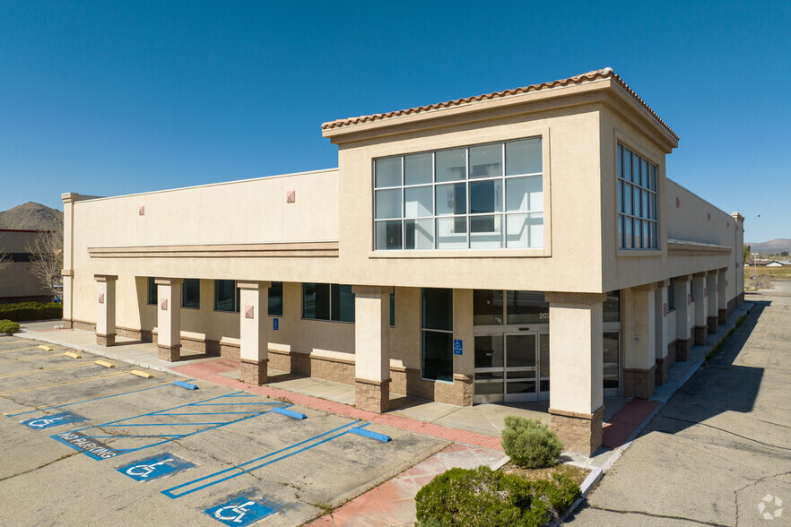 20250 Outer Hwy 18, Apple Valley, CA for sale - Primary Photo - Image 1 of 1