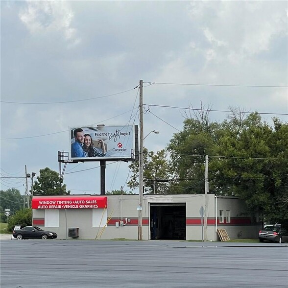 2907 E Main St, Plainfield, IN for sale - Building Photo - Image 1 of 4