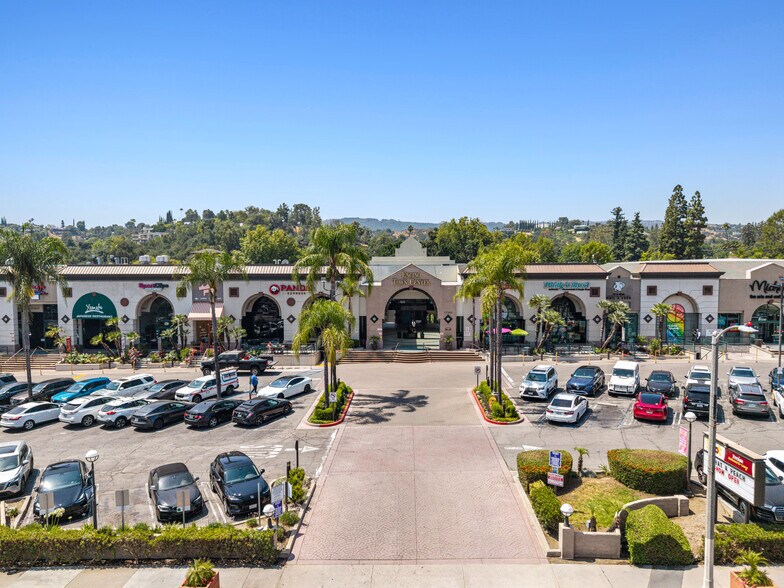 17150-17200 Ventura Blvd, Encino, CA à louer - Photo du bâtiment - Image 2 de 17