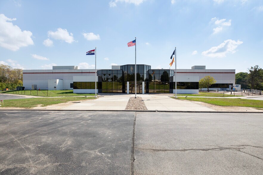 2901 Heartland Dr, Liberty, MO à louer - Photo du bâtiment - Image 2 de 8