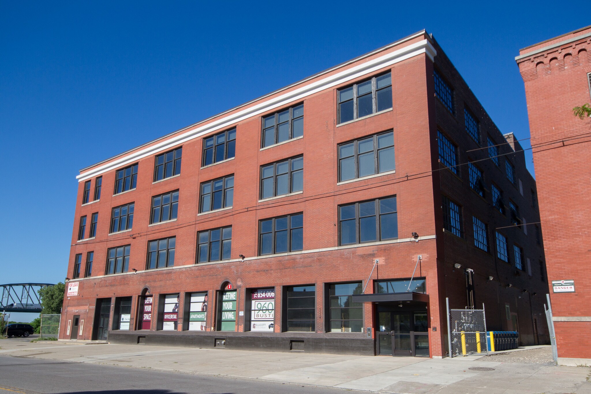 960 Busti Ave, Buffalo, NY for lease Building Photo- Image 1 of 6