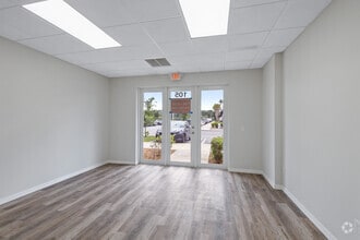 500 NW University Blvd, Port Saint Lucie, FL for lease Interior Photo- Image 2 of 10