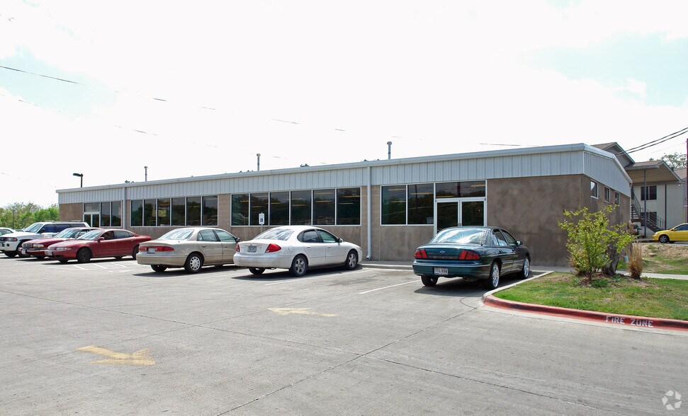 1188 Airport Blvd, Austin, TX à louer - Photo principale - Image 1 de 2