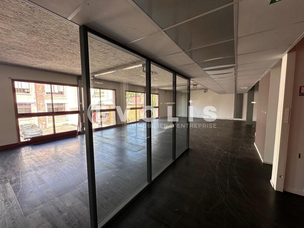 Office in Montrouge for sale Building Photo- Image 1 of 7