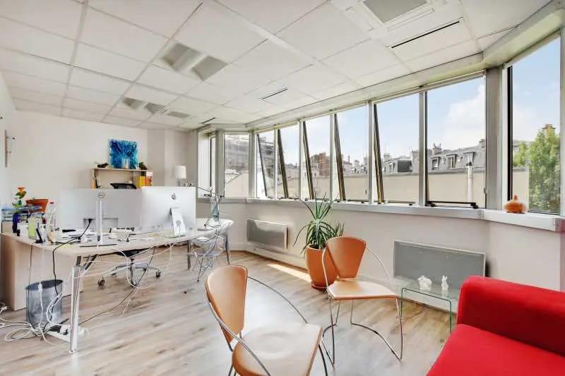 Office in Saint-Mandé for lease Interior Photo- Image 1 of 9