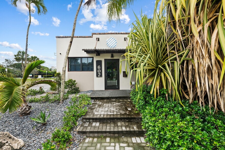 602 SW 12th Ave, Fort Lauderdale, FL à vendre - Photo du bâtiment - Image 3 de 17