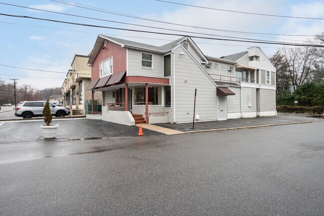 More details for 62 Glen Cove Rd, Roslyn Heights, NY - Office/Retail for Lease