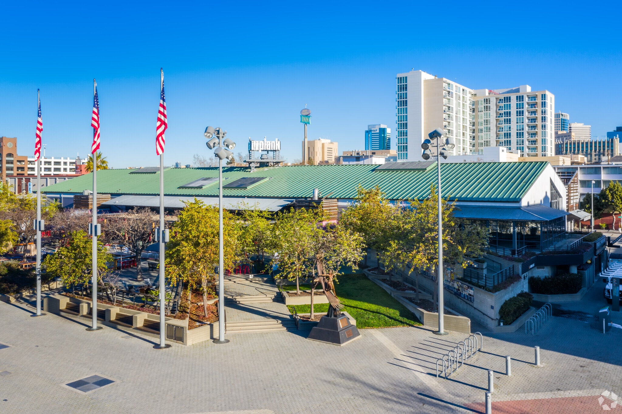 98 Broadway, Oakland, CA for lease Primary Photo- Image 1 of 5