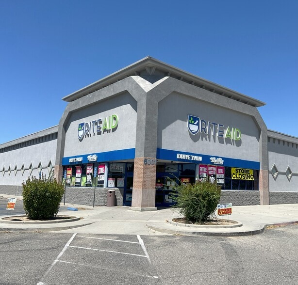 6001 Coffee Rd, Bakersfield, CA à louer - Photo du bâtiment - Image 1 de 10