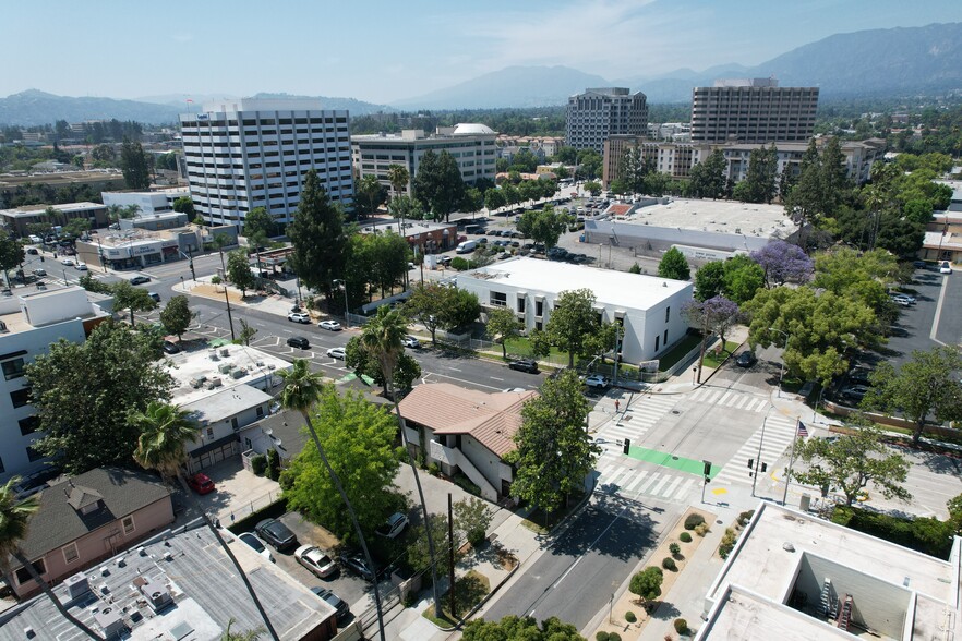 940 E Union St, Pasadena, CA for sale - Building Photo - Image 3 of 9