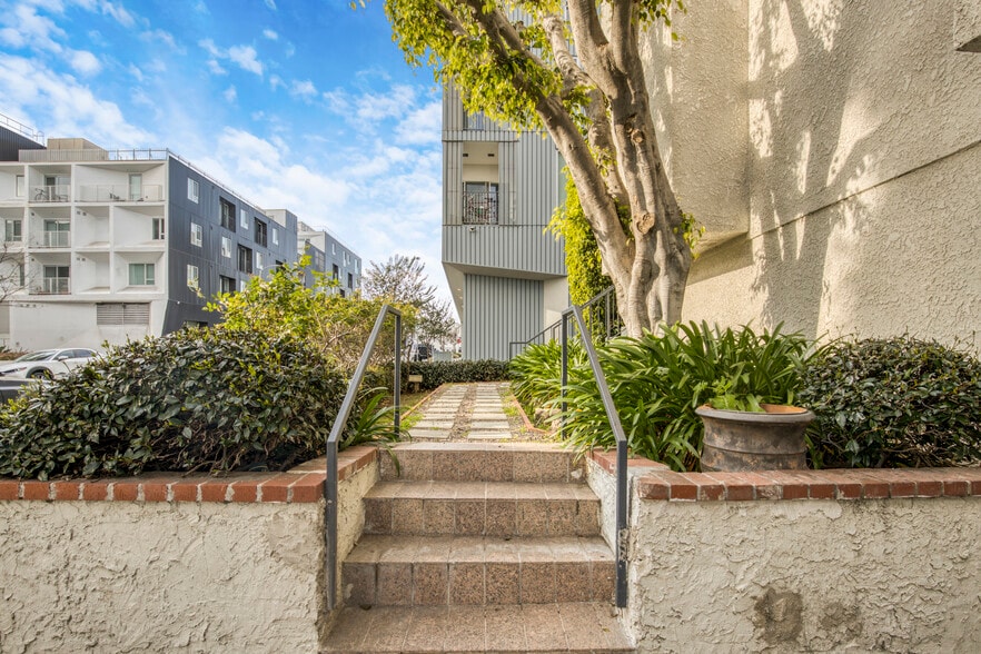1524 Granville Ave, Los Angeles, CA for sale - Building Photo - Image 3 of 21