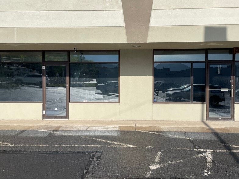 120 Laurel Plz, Pittston, PA for lease - Building Photo - Image 3 of 5