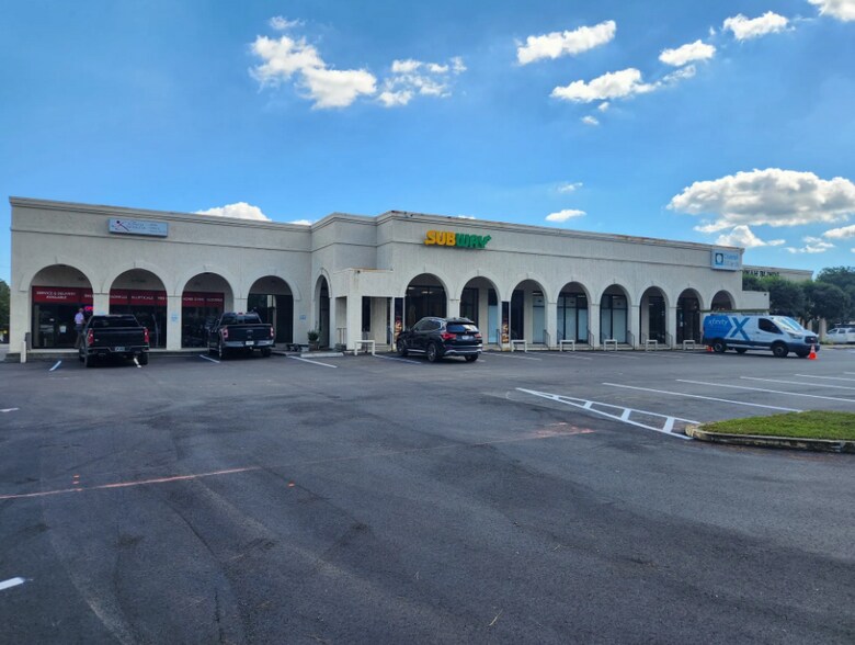 5500 White Bluff Rd, Savannah, GA à louer - Photo du bâtiment - Image 2 de 6