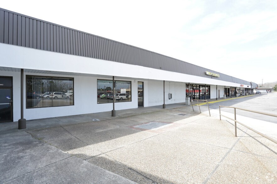 5021 George Washington Hwy, Portsmouth, VA à louer - Photo du bâtiment - Image 2 de 18