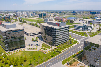 100 Commerce Valley Dr W, Markham, ON - Aérien  Vue de la carte - Image1