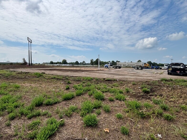 Route 3 Box 262 Exit 262, Checotah, OK for sale - Building Photo - Image 3 of 4