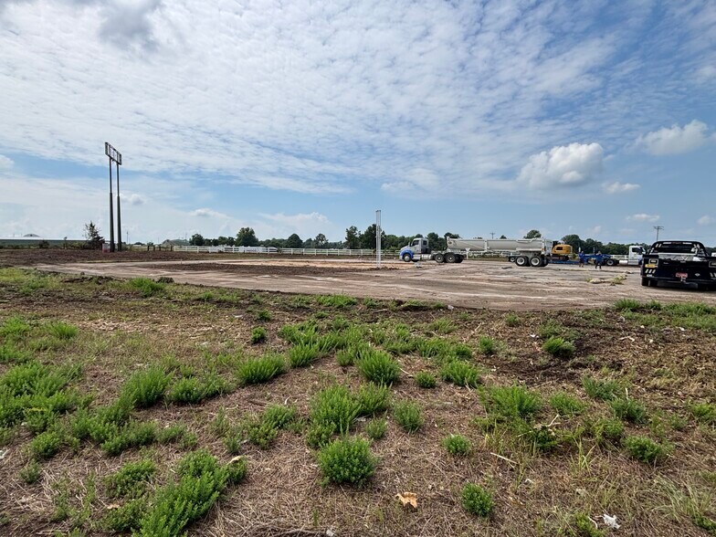 Route 3 Box 262 Exit 262, Checotah, OK à vendre - Photo du bâtiment - Image 3 de 4