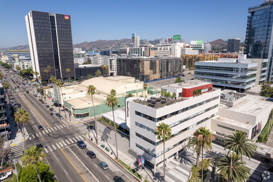 6121 W Sunset Blvd, Los Angeles, CA à louer - Photo du bâtiment - Image 2 de 11