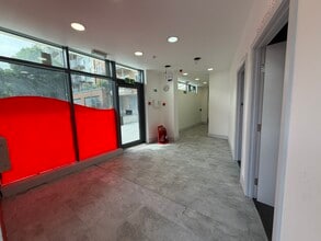 Beaufort Park, London for lease Interior Photo- Image 2 of 11