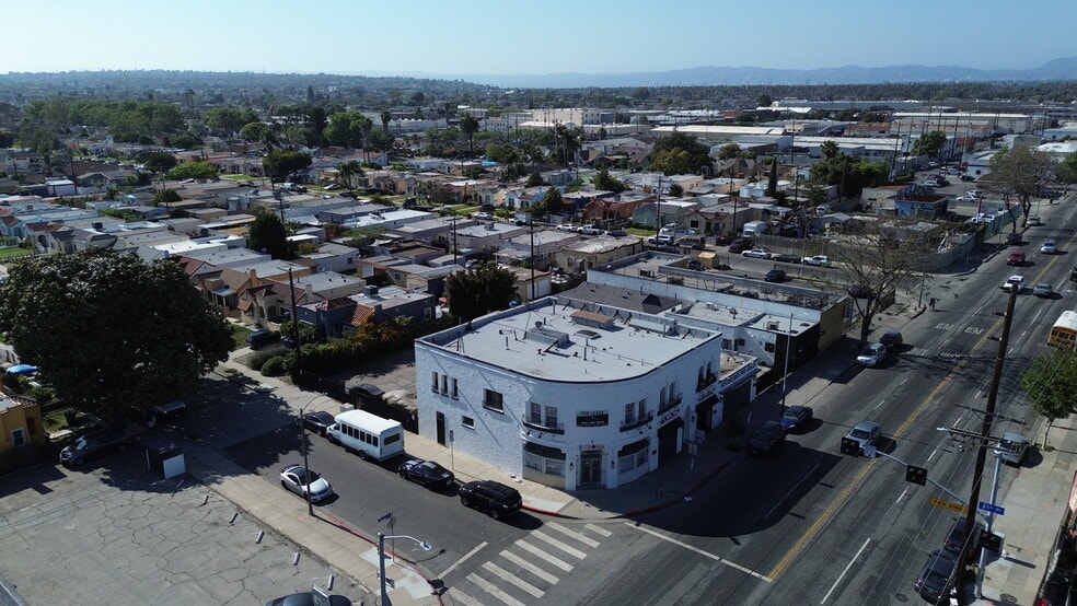6525 S Western Ave, Los Angeles, CA for lease - Building Photo - Image 2 of 21