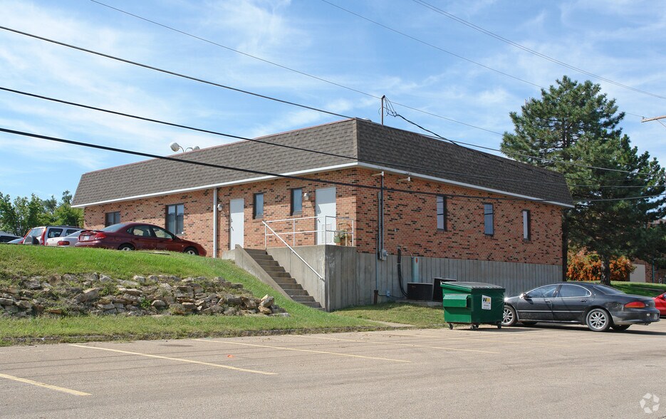150 SW 30th St, Topeka, KS à louer - Photo du bâtiment - Image 2 de 2