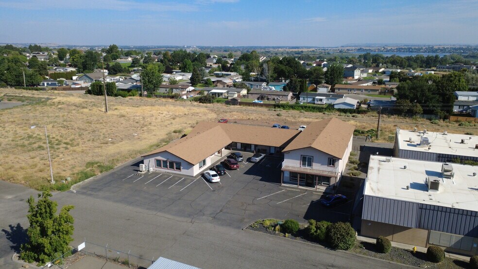 8514 W Gage Blvd, Kennewick, WA à vendre - Photo du bâtiment - Image 3 de 3