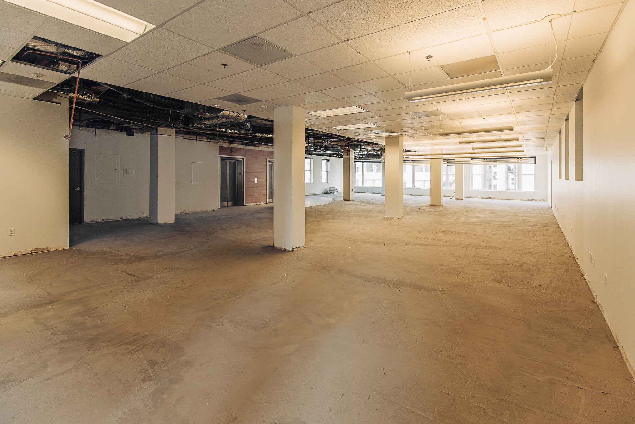 715-719 SW Morrison St, Portland, OR for lease Interior Photo- Image 1 of 3