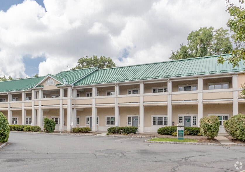 243 Bridge St, Metuchen, NJ for lease - Building Photo - Image 2 of 9