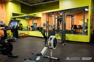 2019 Center St, Cleveland, OH à vendre Photo intérieure- Image 1 de 1