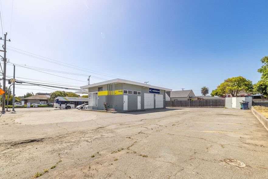 753 E Lake Ave, Watsonville, CA à vendre - Photo du bâtiment - Image 1 de 12