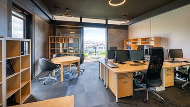 Office in Poisy for lease Interior Photo- Image 1 of 8