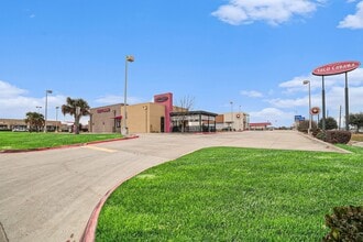 253 Interstate 45 S, Huntsville, TX for lease Building Photo- Image 1 of 2