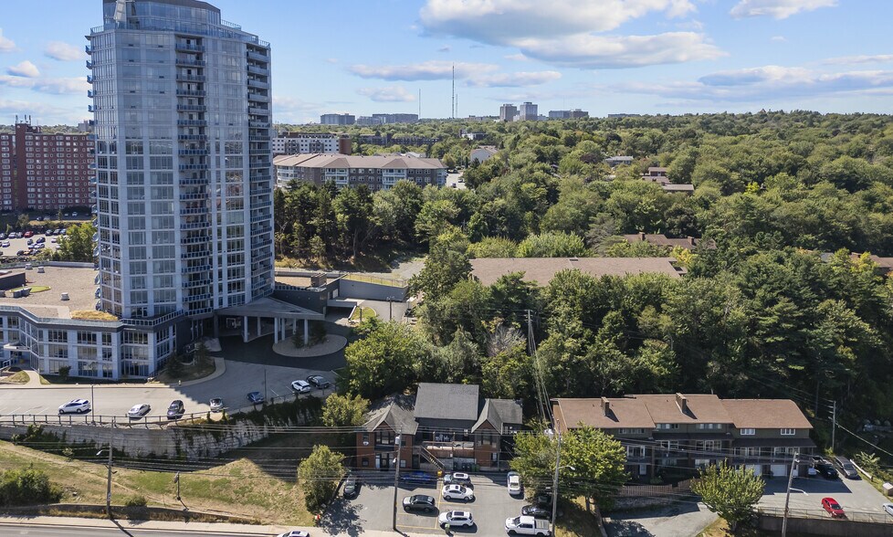 58 Bedford Hwy, Halifax, NS à vendre - Photo du bâtiment - Image 2 de 3