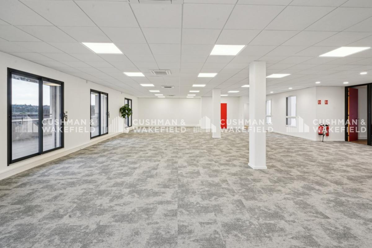 5-7 Chemin Du Tronchon, Dardilly for sale Interior Photo- Image 1 of 14