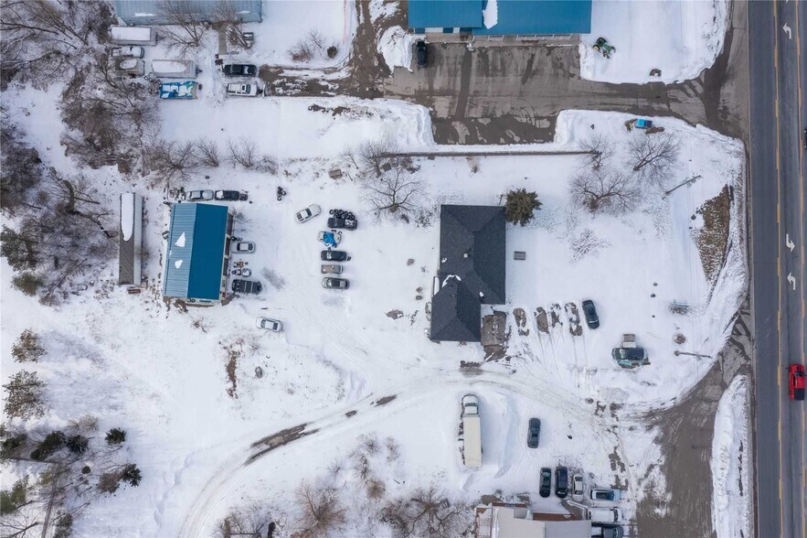 30 Queen Street portefeuille de 2 propriétés à vendre sur LoopNet.ca - Photo du bâtiment - Image 2 de 3