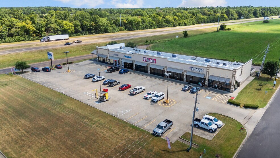 900 James Bowie Dr, New Boston, TX à louer - Photo du bâtiment - Image 3 de 38