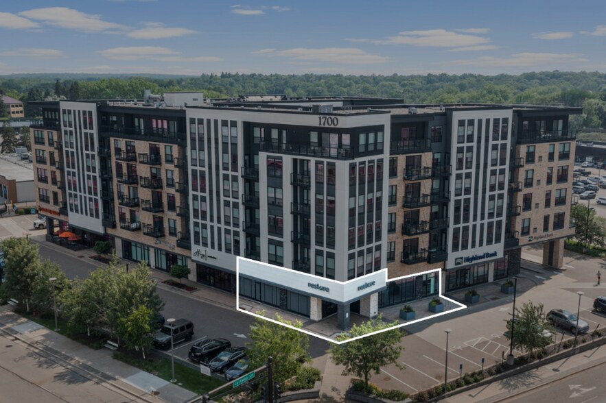 1700 Plymouth Rd, Minnetonka, MN à louer - Photo du bâtiment - Image 2 de 47