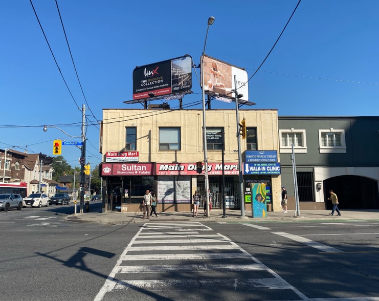 2558 Danforth Av, Toronto, ON for sale - Building Photo - Image 2 of 3