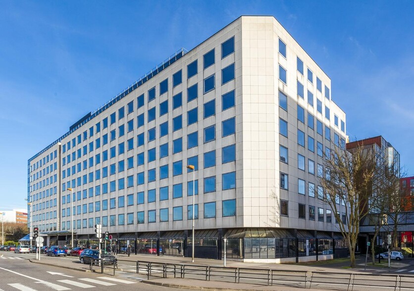 1 Rue George Stephenson, Montigny-le-Bretonneux for lease - Building Photo - Image 2 of 4
