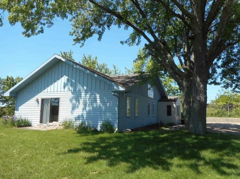 W2745 County Road D, Elkhorn, WI for lease - Building Photo - Image 3 of 3